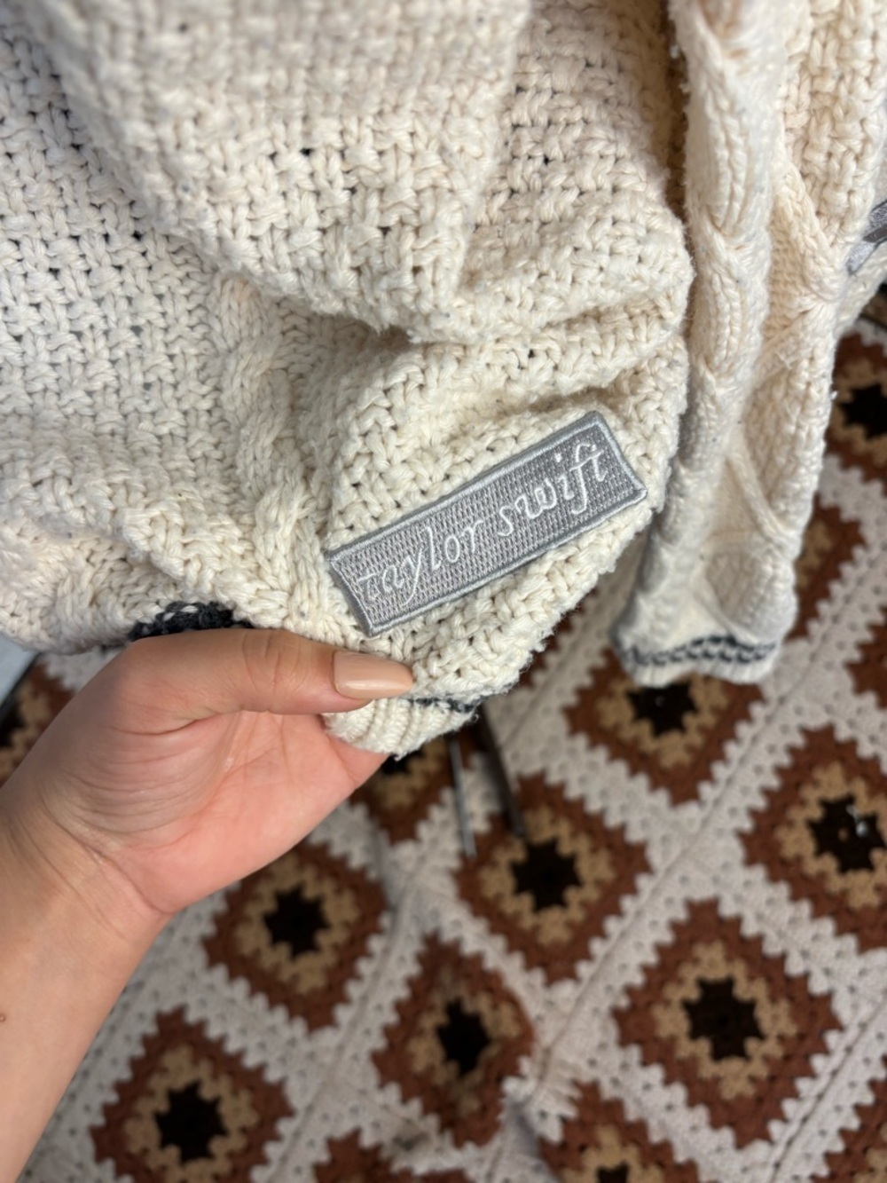 Taylor Swift FolkLore Cream Grey Oversized Knit Cardigan Merch 3XL/4XL - Picture 2 of 8